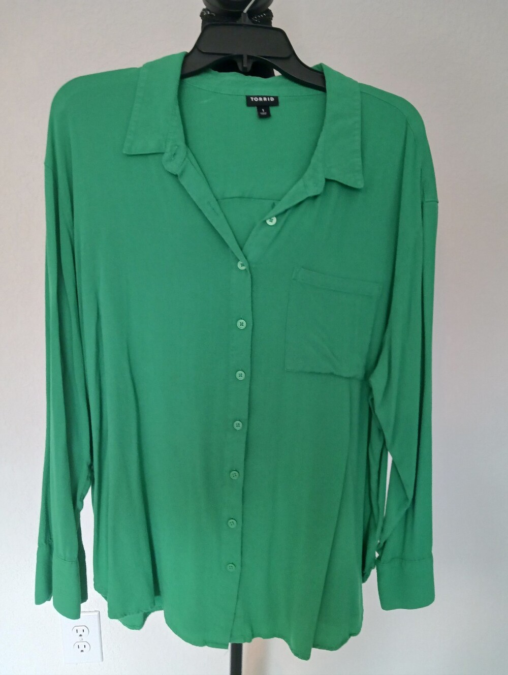 Torrid Green Button Down Shirt Sz 1 (14/16) EUC
